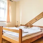 Bobrowniki Alojamento de Turismo Rural Szczytna