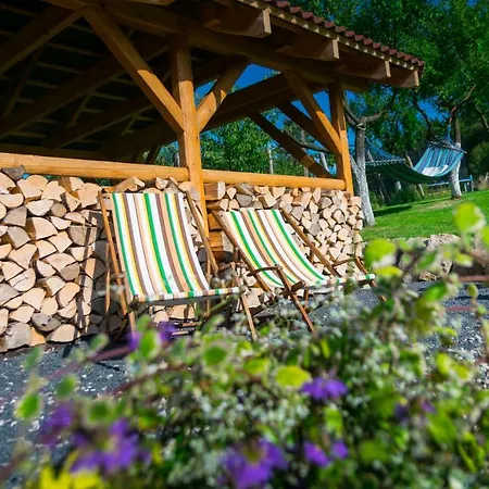 Bobrowniki Vakantieboerderij Szczytna